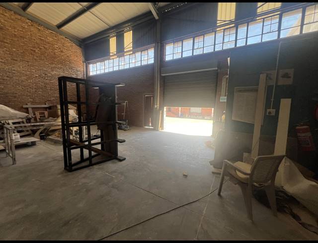 1,940M² WAREHOUSE TO LET IN KYA SANDS